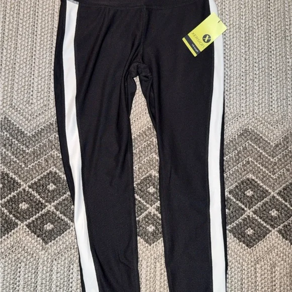 JCPenney Black and White Stripe Compression Leggings - Picture 3 of 3